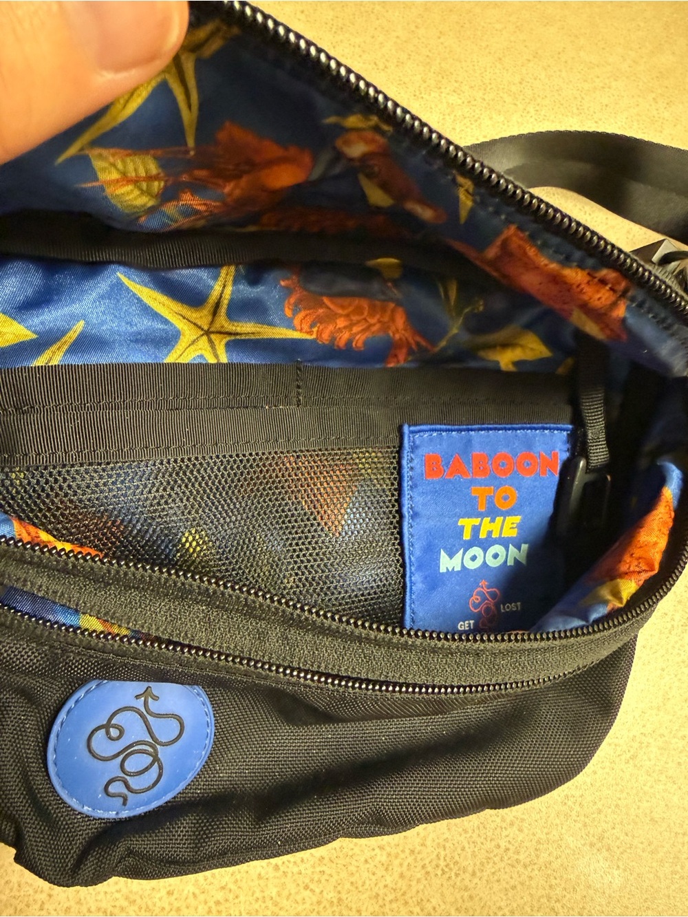 BABOON TO THE MOON Fannypack (3L) In Black - Picture 3 of 4